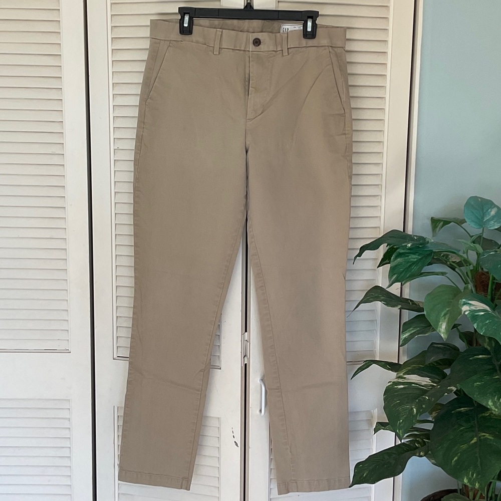 GAP Men's 34/34 Skim Fit Chino Pants in Tan